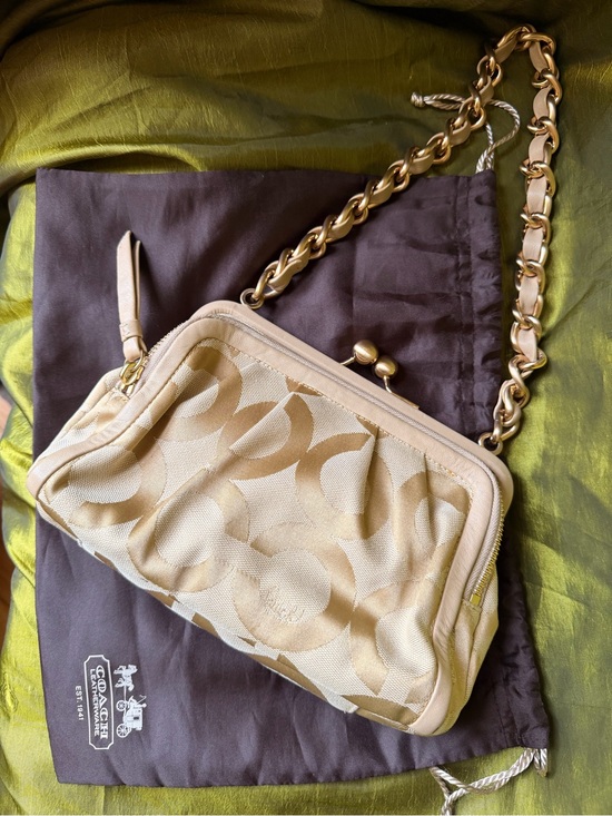Coach Handbags - Coach Madison Op Art Frame Kisslock Bag With Gold Chain Strap In Tan Vintage Y2K